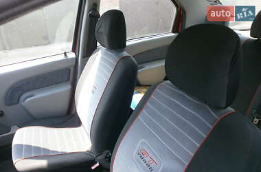 Седан Dacia Logan 2006 в Киеве