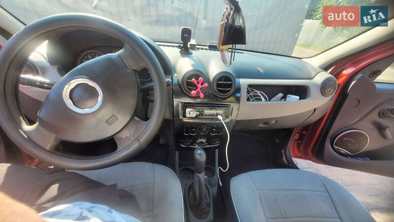 Седан Dacia Logan 2008 в Киеве