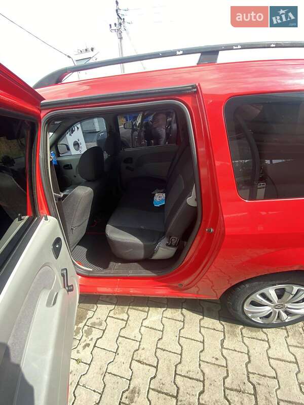 Седан Dacia Logan 2007 в Черновцах