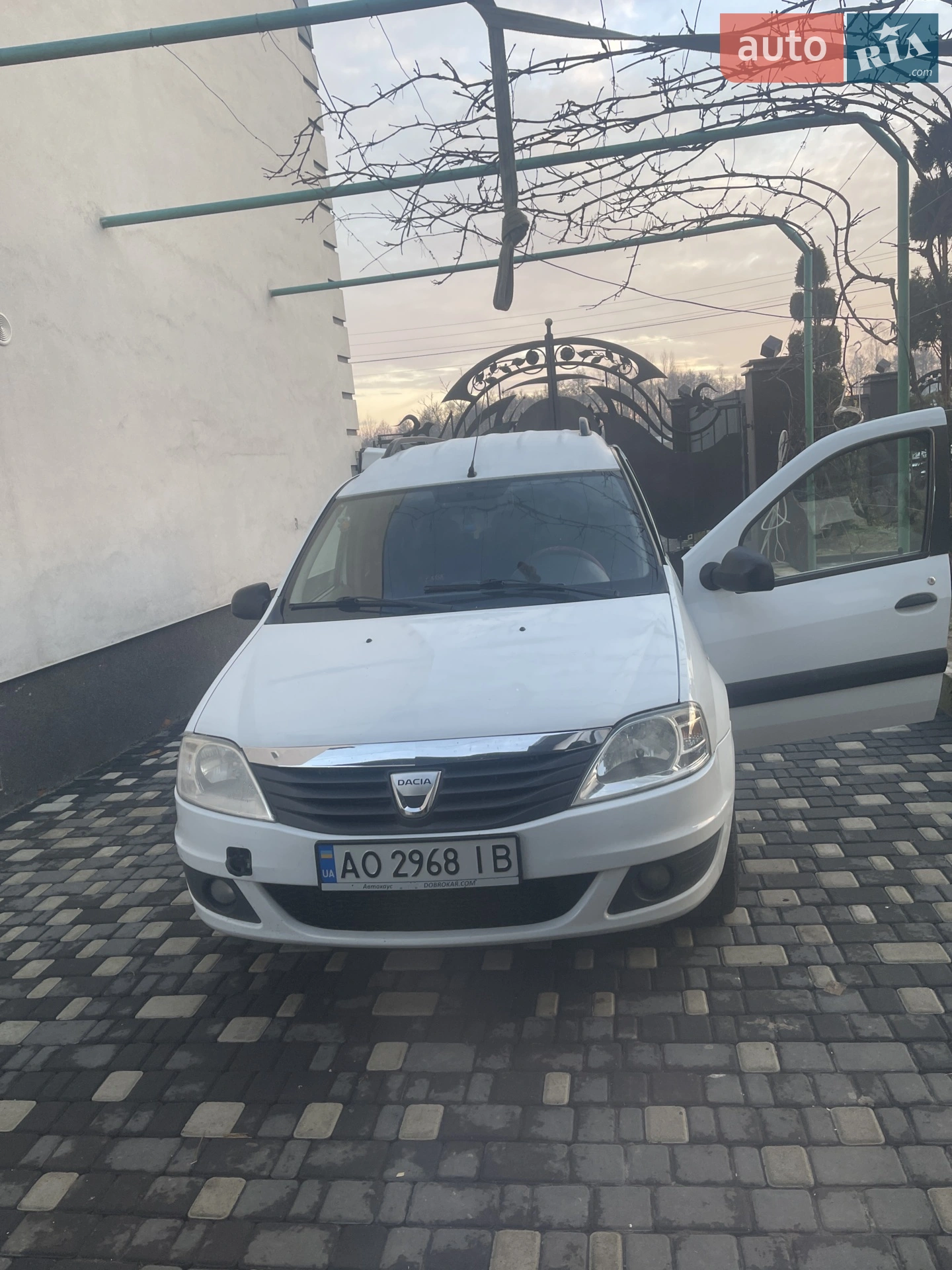 2010 Dacia Logan - мініатюра 2