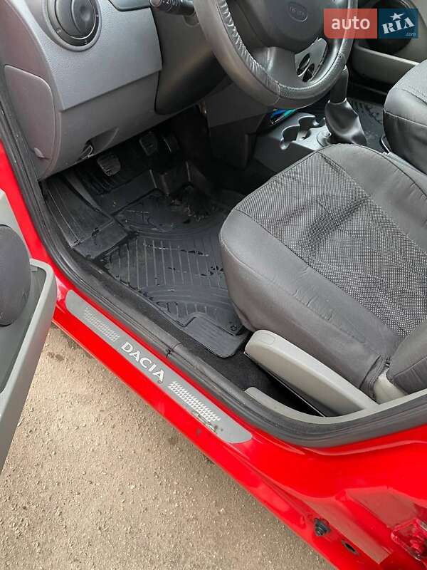 Седан Dacia Logan 2007 в Чугуеве