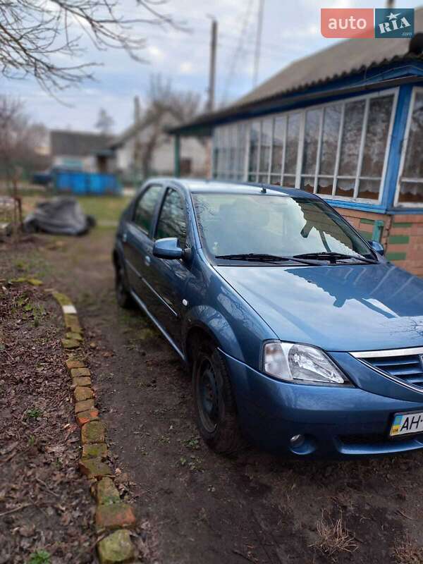 Седан Dacia Logan 2007 в Черкасах