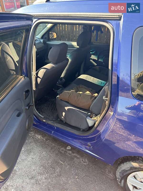 Седан Dacia Logan 2009 в Сквирі