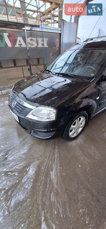 Седан Dacia Logan 2012 в Ужгороді