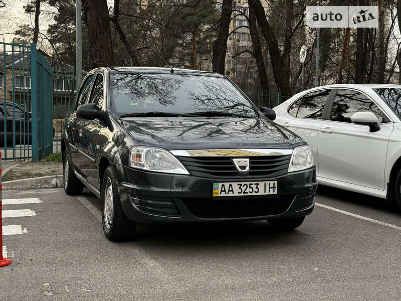 Седан Dacia Logan 2008 в Киеве
