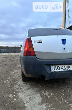 Седан Dacia Logan 2006 в Мукачевому