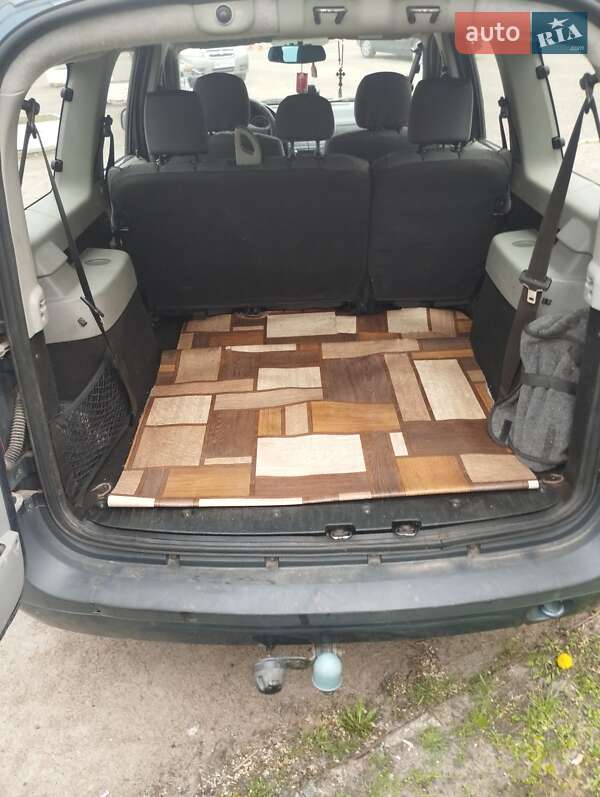 Седан Dacia Logan 2007 в Малині