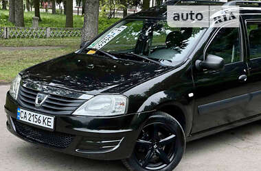 Седан Dacia Logan 2012 в Умані