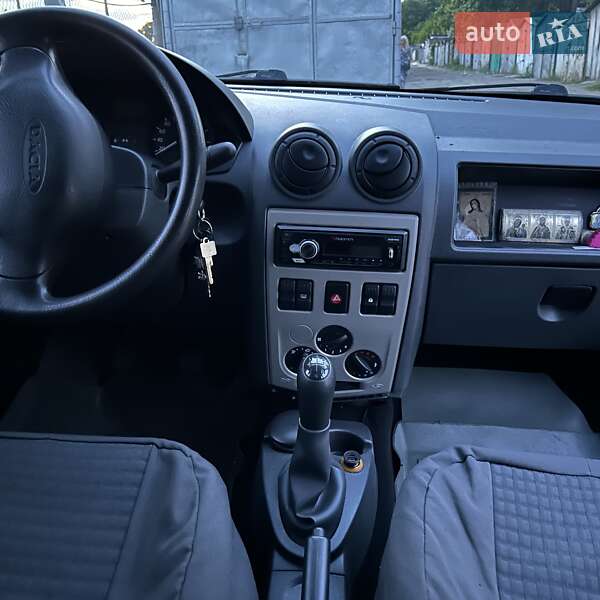 Седан Dacia Logan 2007 в Києві