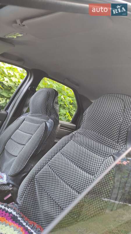 Седан Dacia Logan 2008 в Хороле