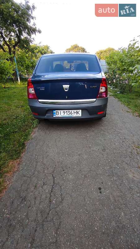 Седан Dacia Logan 2008 в Хороле