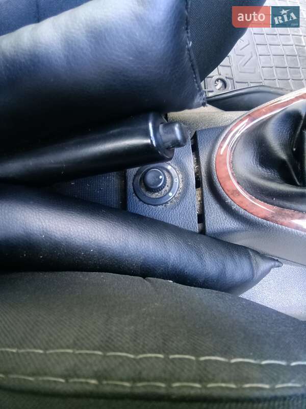 Седан Dacia Logan 2006 в Сваляві