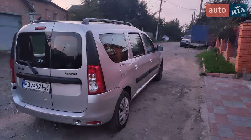 Седан Dacia Logan 2012 в Виннице