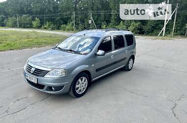 Седан Dacia Logan 2010 в Теплику