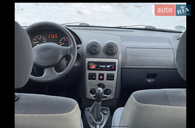 Седан Dacia Logan 2009 в Сарнах