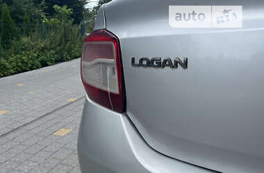 Седан Dacia Logan 2013 в Львові