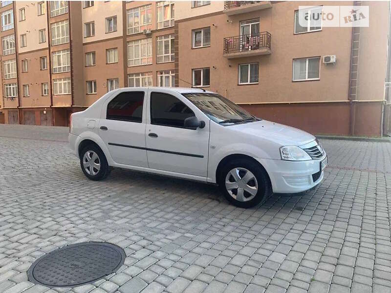 Седан Dacia Logan 2009 в Івано-Франківську