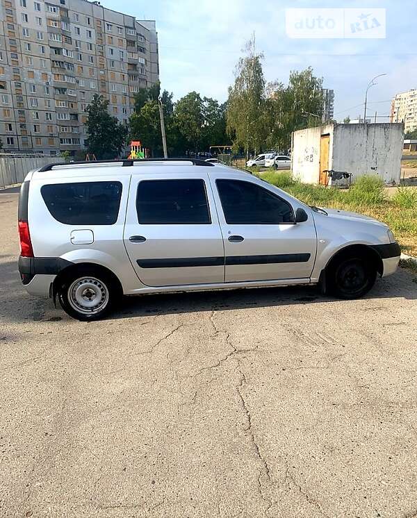 Седан Dacia Logan 2008 в Харкові