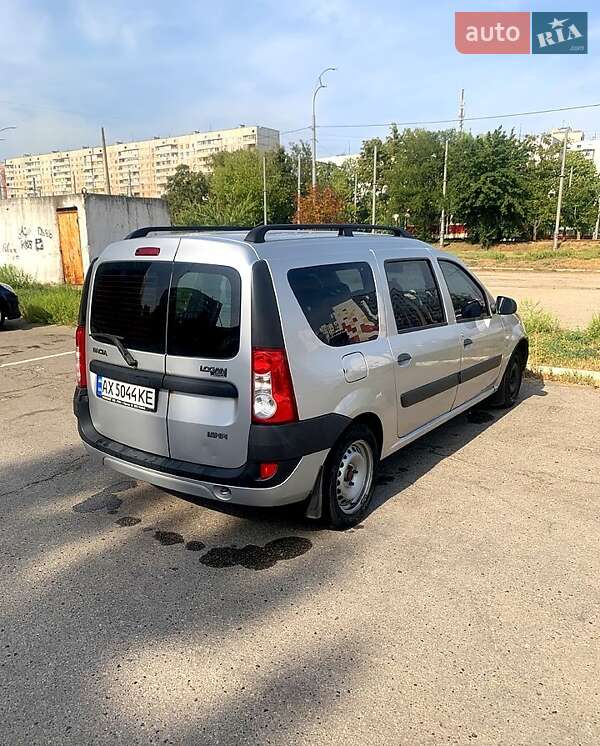 Седан Dacia Logan 2008 в Харкові