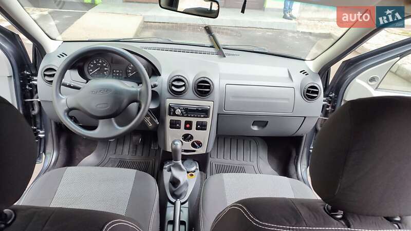 Седан Dacia Logan 2008 в Ровно