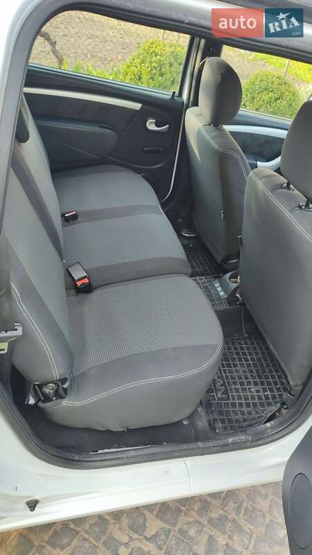 Седан Dacia Logan 2008 в Ровно