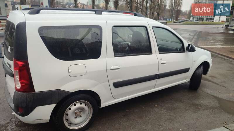 Седан Dacia Logan 2008 в Ровно