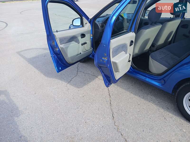 Седан Dacia Logan 2005 в Запорожье