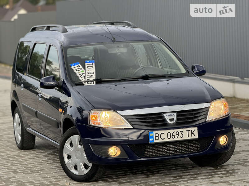 Седан Dacia Logan 2012 в Самборе