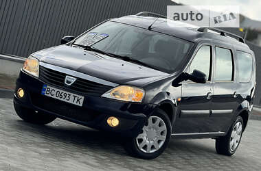 Седан Dacia Logan 2012 в Самборе