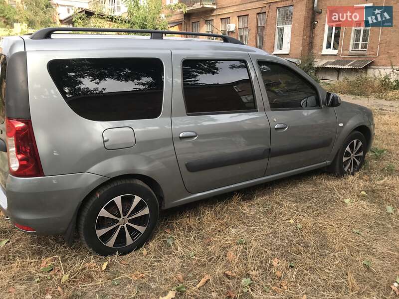 Седан Dacia Logan 2011 в Кропивницком