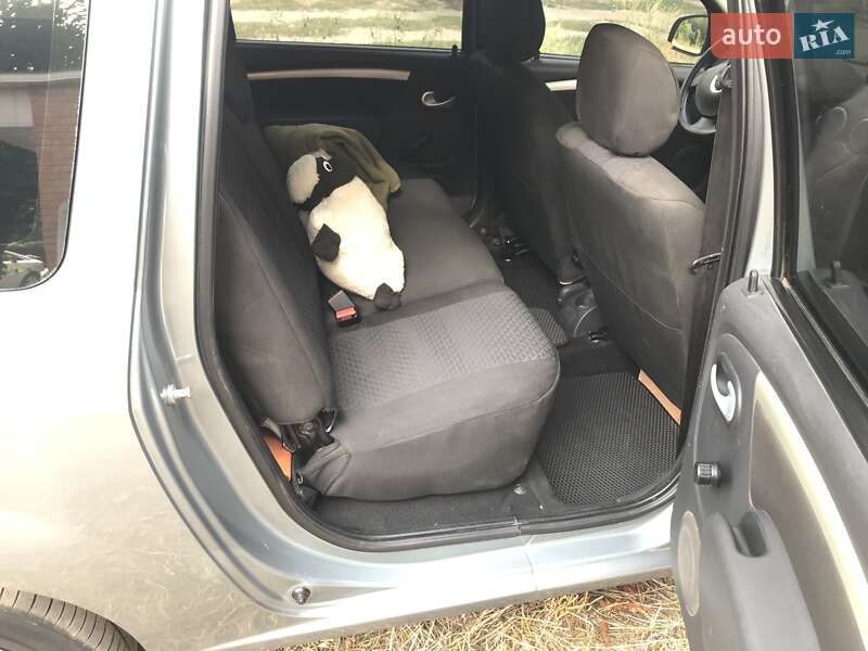 Седан Dacia Logan 2011 в Кропивницком
