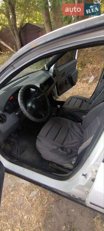 Седан Dacia Logan 2007 в Полтаве