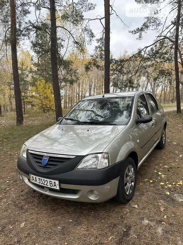 Седан Dacia Logan 2005 в Кропивницькому