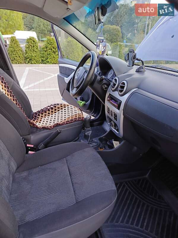 Седан Dacia Logan 2009 в Львове