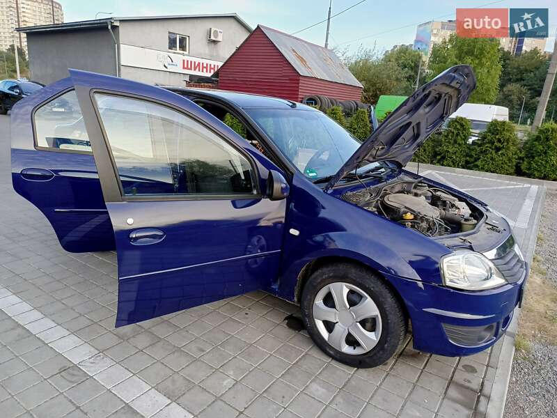 Седан Dacia Logan 2009 в Львове
