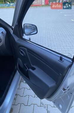 Седан Dacia Logan 2008 в 