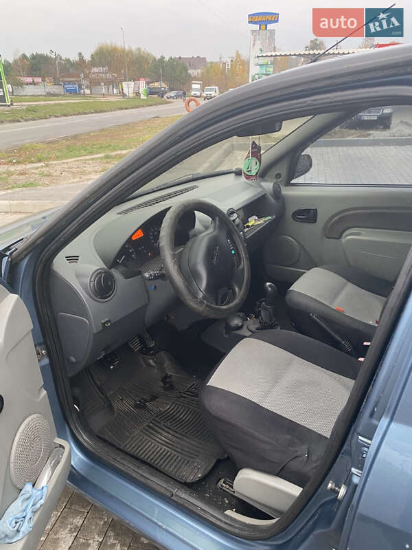 Седан Dacia Logan 2008 в Києві