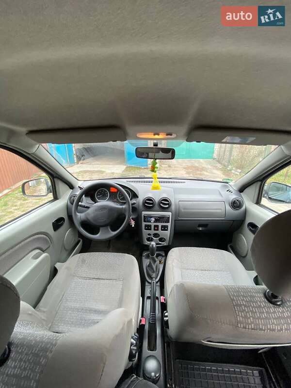 Седан Dacia Logan 2007 в Черкасах
