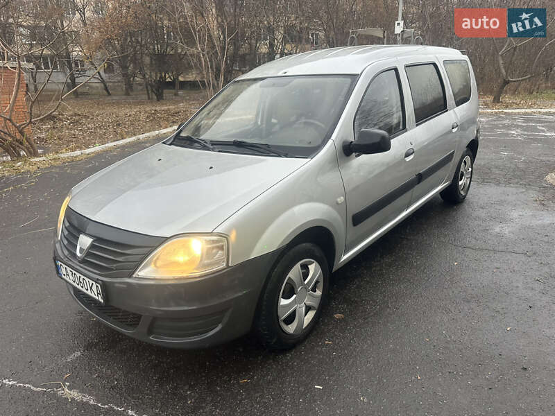 Седан Dacia Logan 2009 в Полтаве