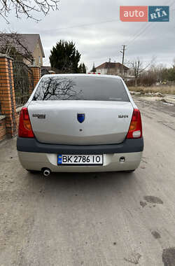 Седан Dacia Logan 2006 в Вараші