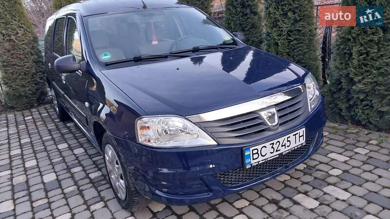 Седан Dacia Logan 2011 в Ходореві