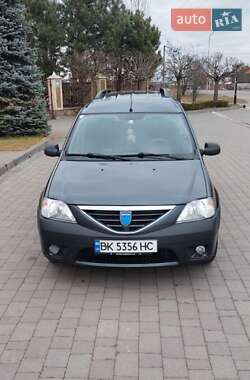 Седан Dacia Logan 2008 в Сарнах