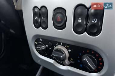 Седан Dacia Logan 2010 в 