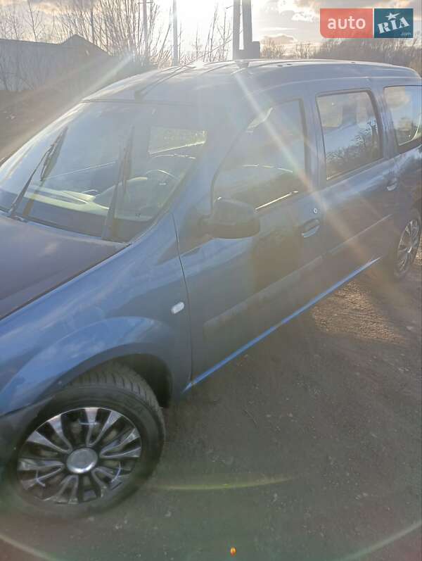 Седан Dacia Logan 2008 в Долине