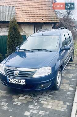 Седан Dacia Logan 2009 в Хусті