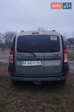 Седан Dacia Logan 2007 в Новгородці