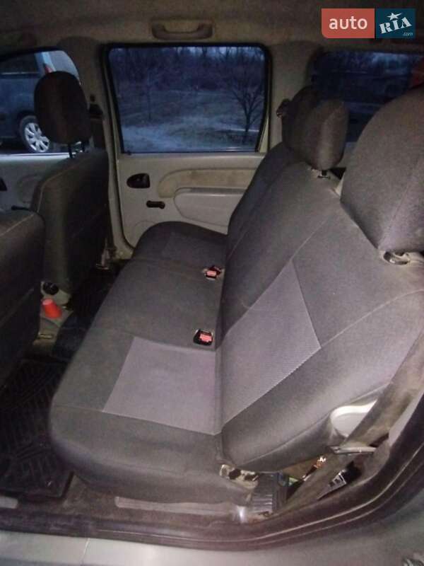 Седан Dacia Logan 2007 в Новгородке