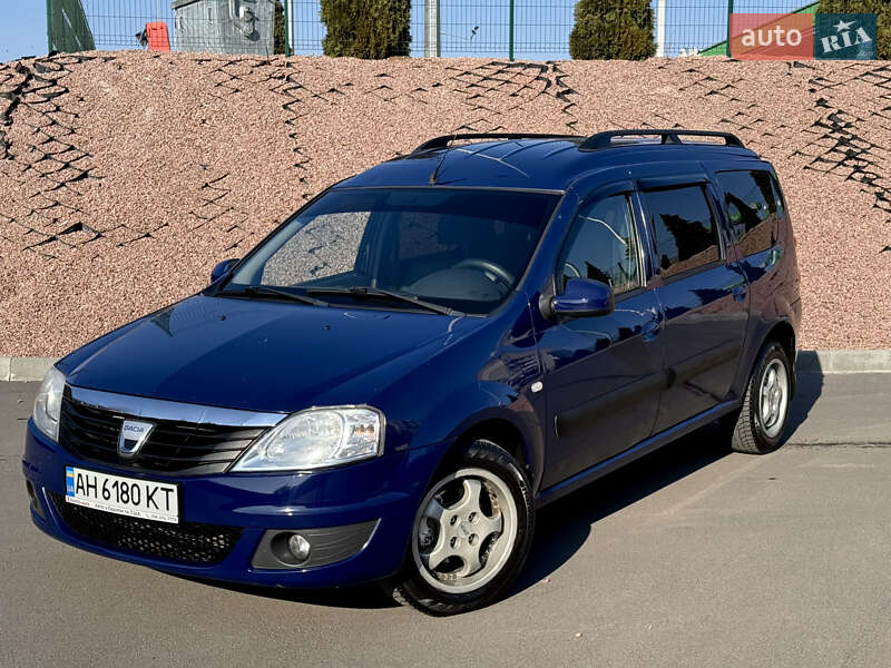 Седан Dacia Logan 2009 в Хмельницком