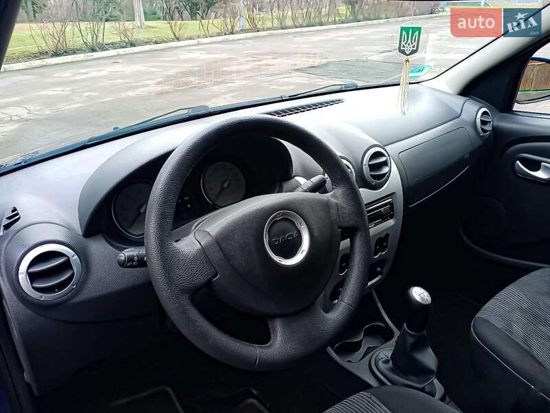 Седан Dacia Logan 2009 в Рівному