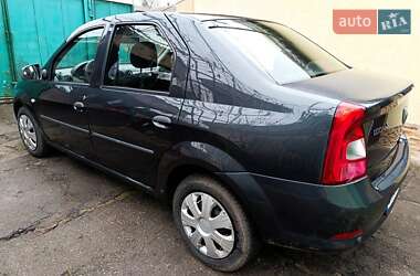 Седан Dacia Logan 2011 в 